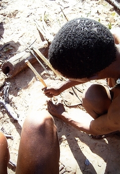 San men making poisoned arrows<br />